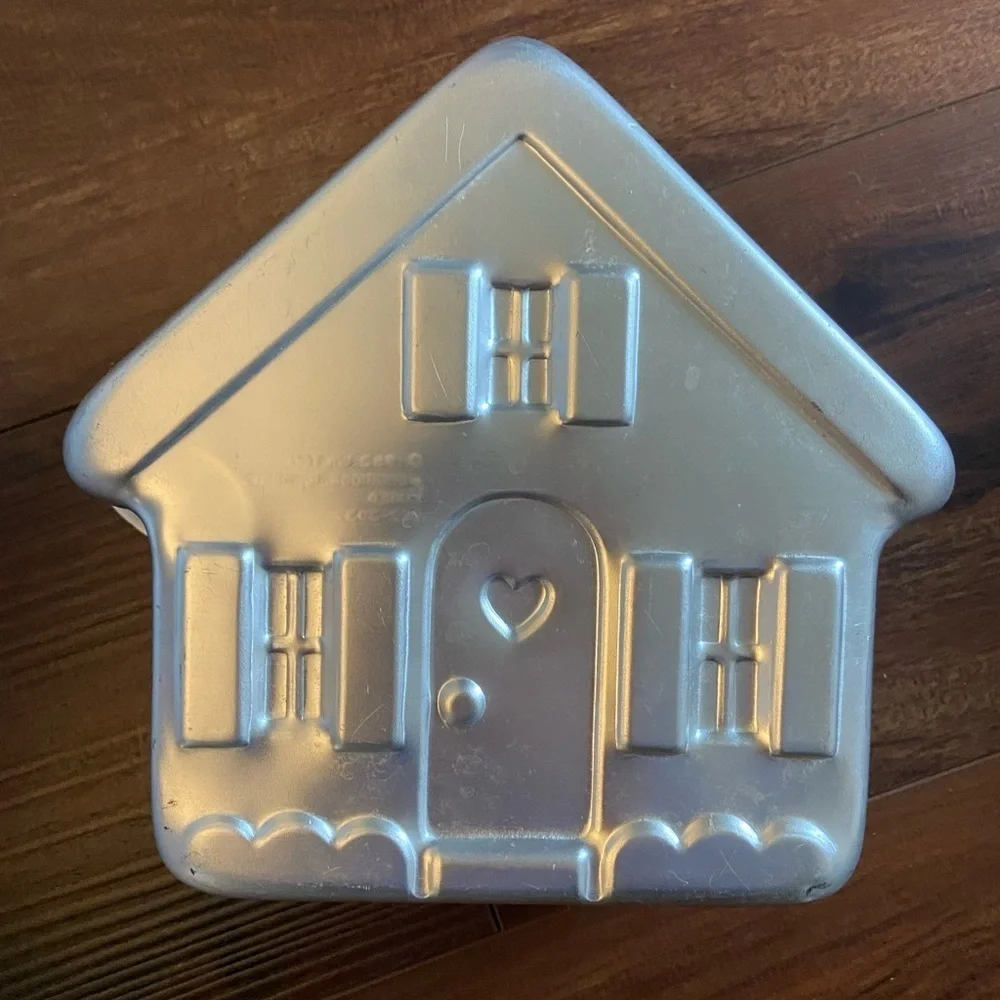 Vintage Wilton Holiday House Kit Cake Pan Set 1982 2105-2282 W/Instructions